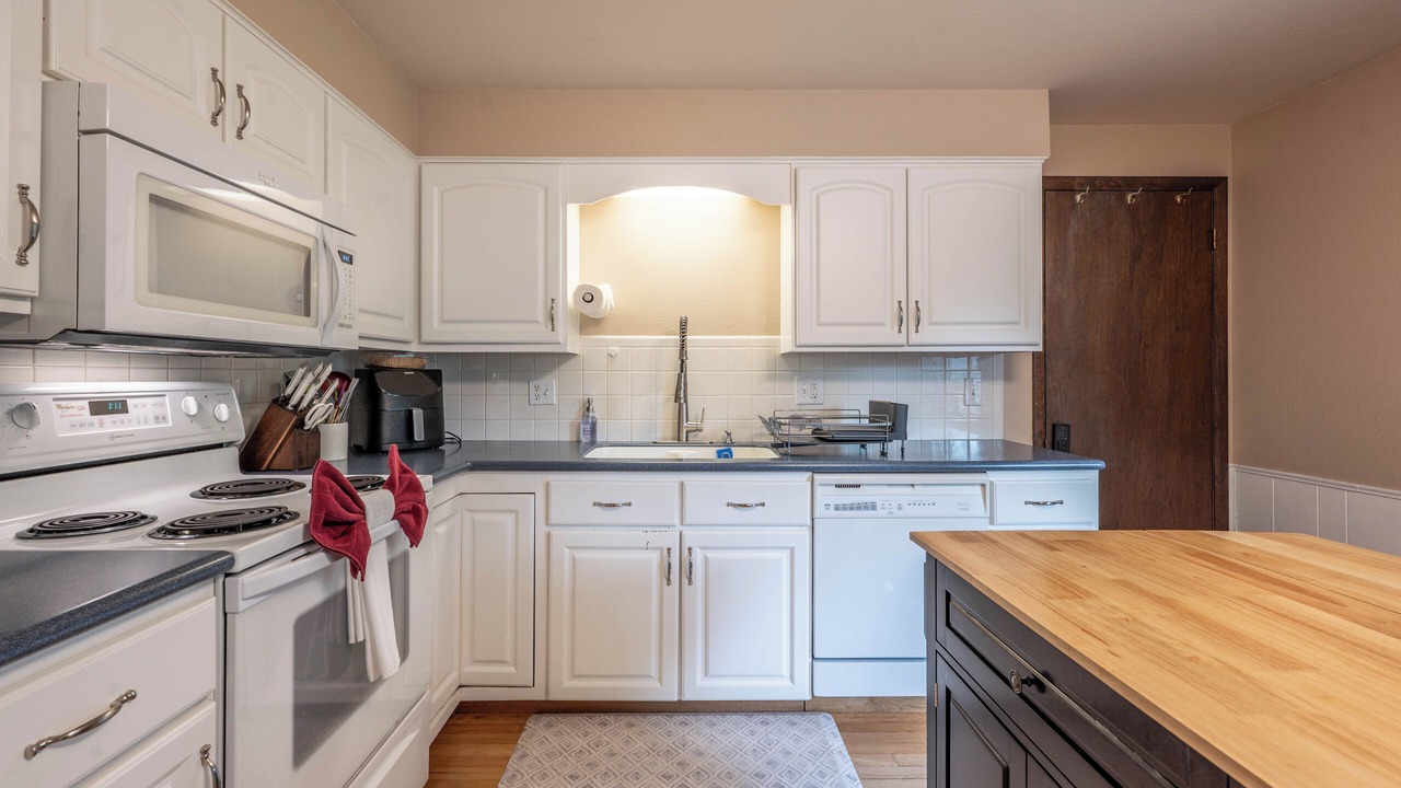 Photo of Kitchen in Applewood West