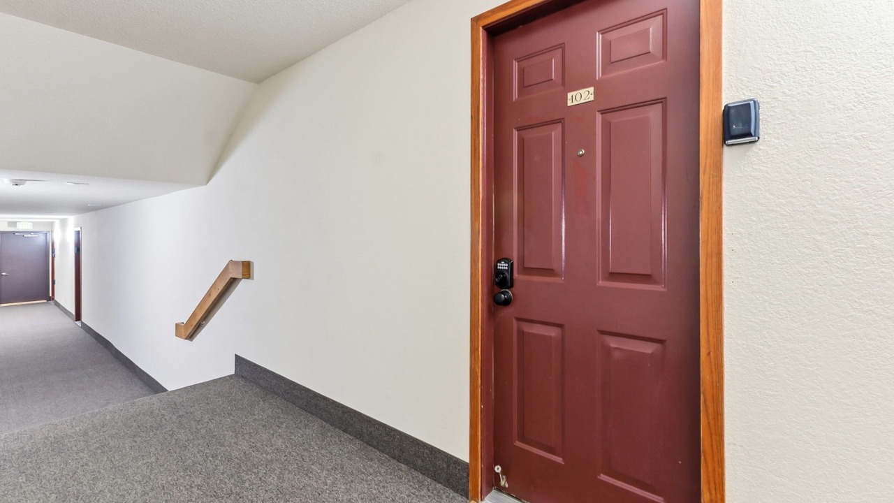 Photo of Bedroom in Four O'Clock