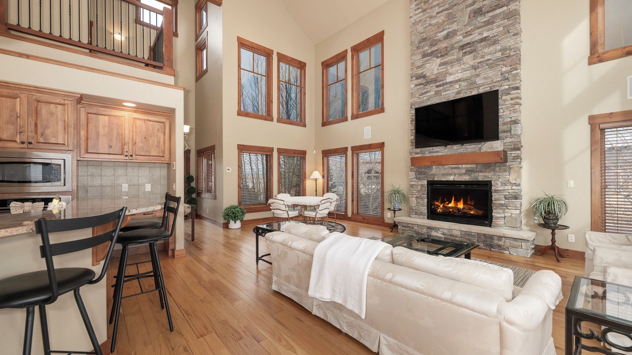 Photo of Livingroom in Grand Elk Ranch
