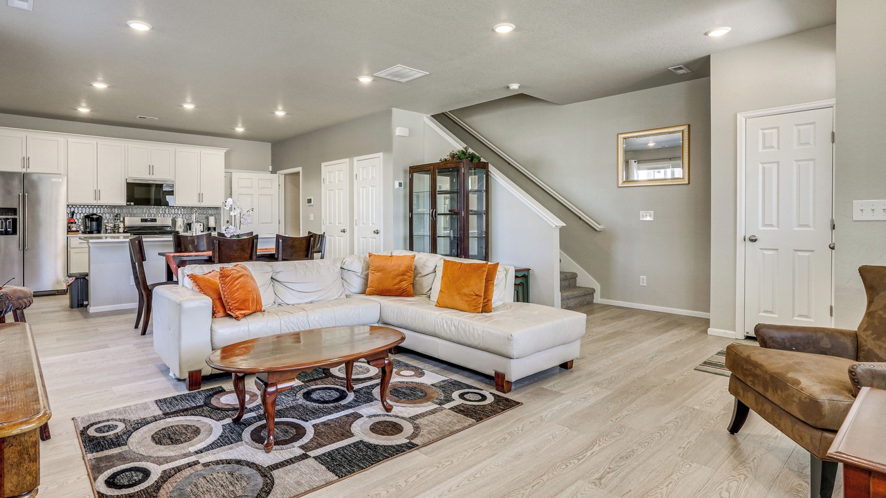 Photo of Livingroom in Aurora