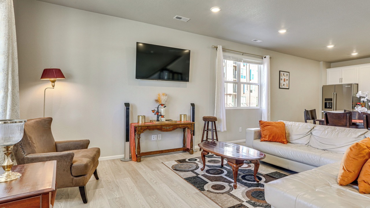 Photo of Livingroom in Aurora