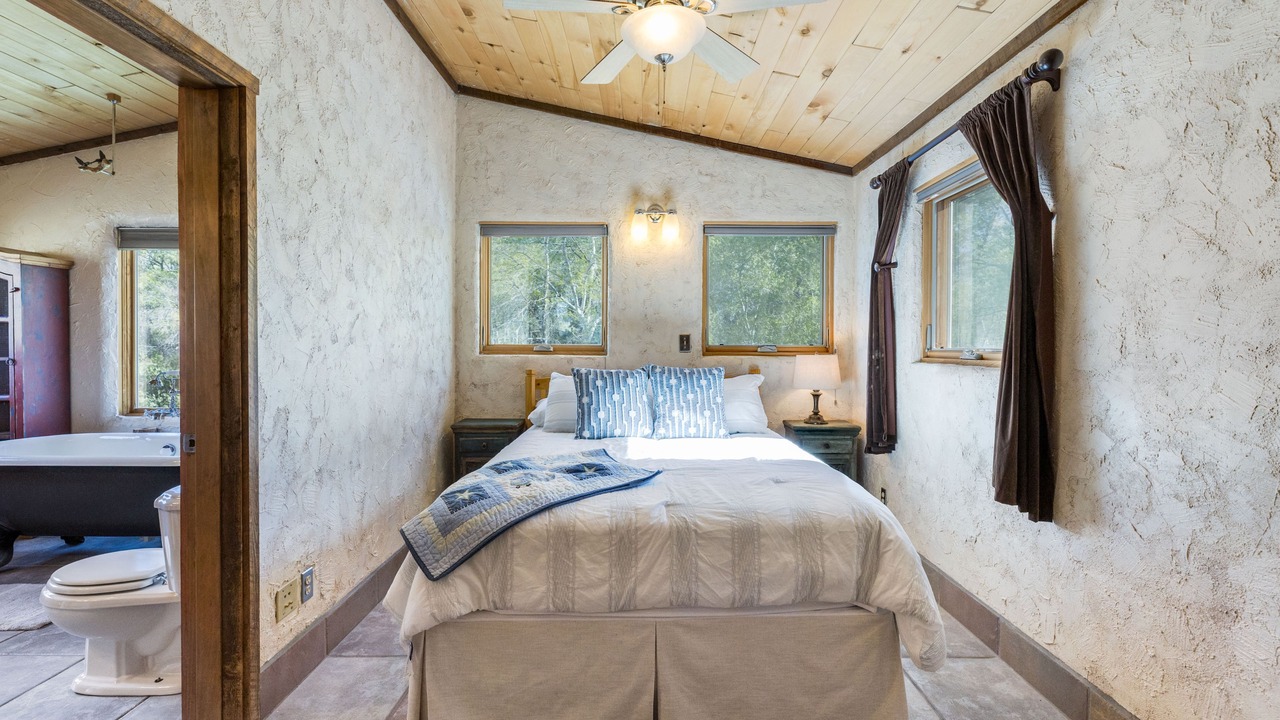 Photo of Bedroom in Arroyo Seco