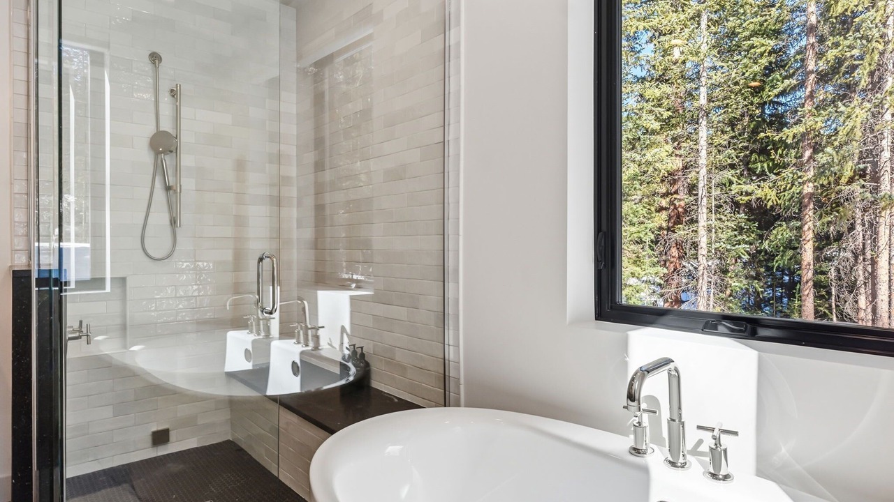 Photo of Bathroom in Breckenridge Park Estates