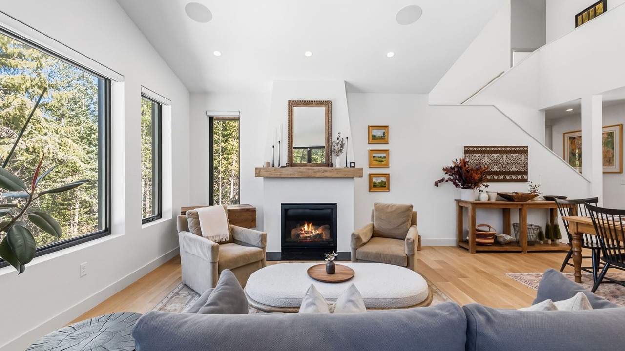Photo of Livingroom in Breckenridge Park Estates