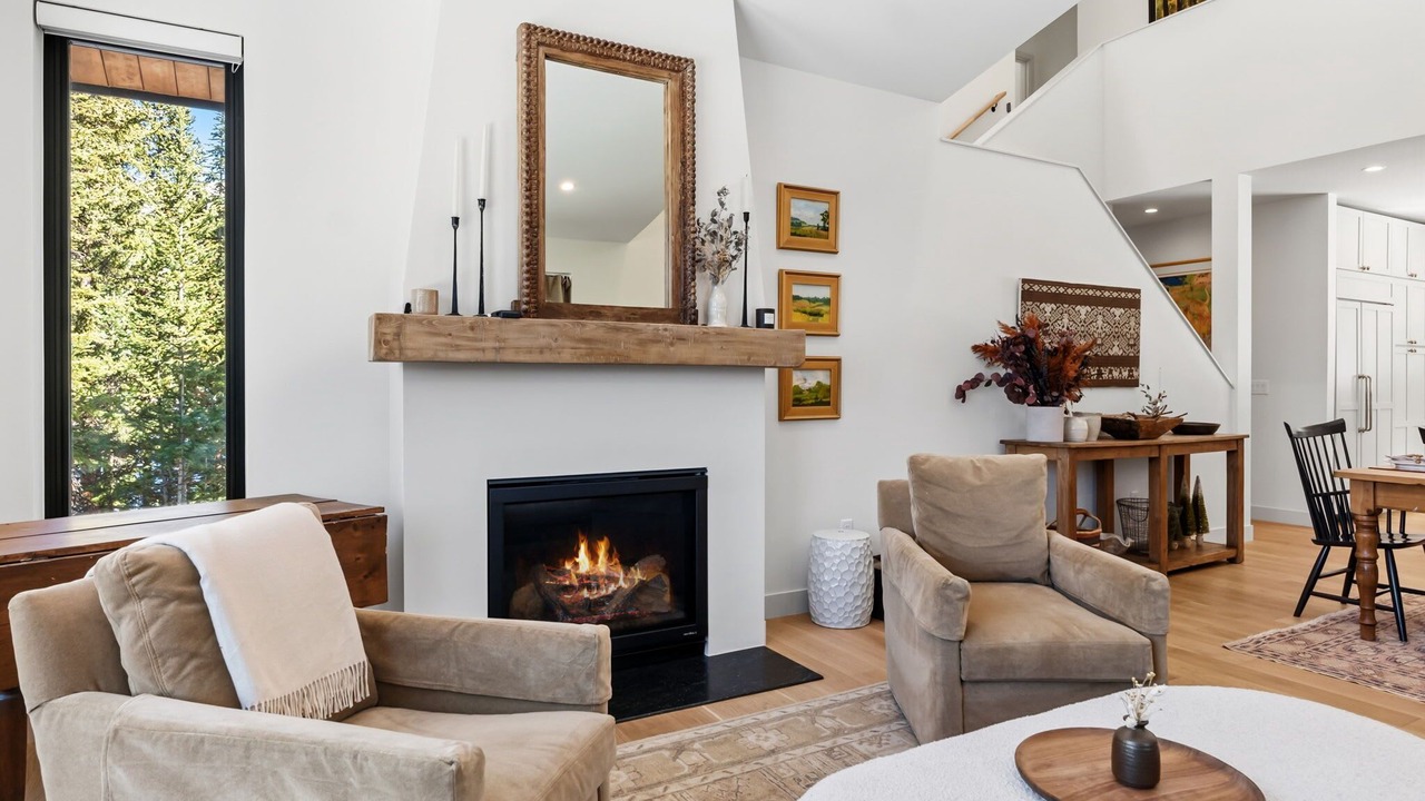 Photo of Livingroom in Breckenridge Park Estates