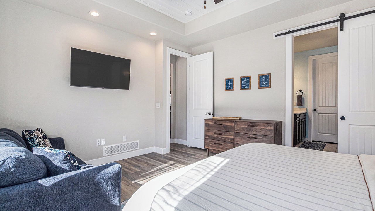 Photo of Bedroom in Gleneagle