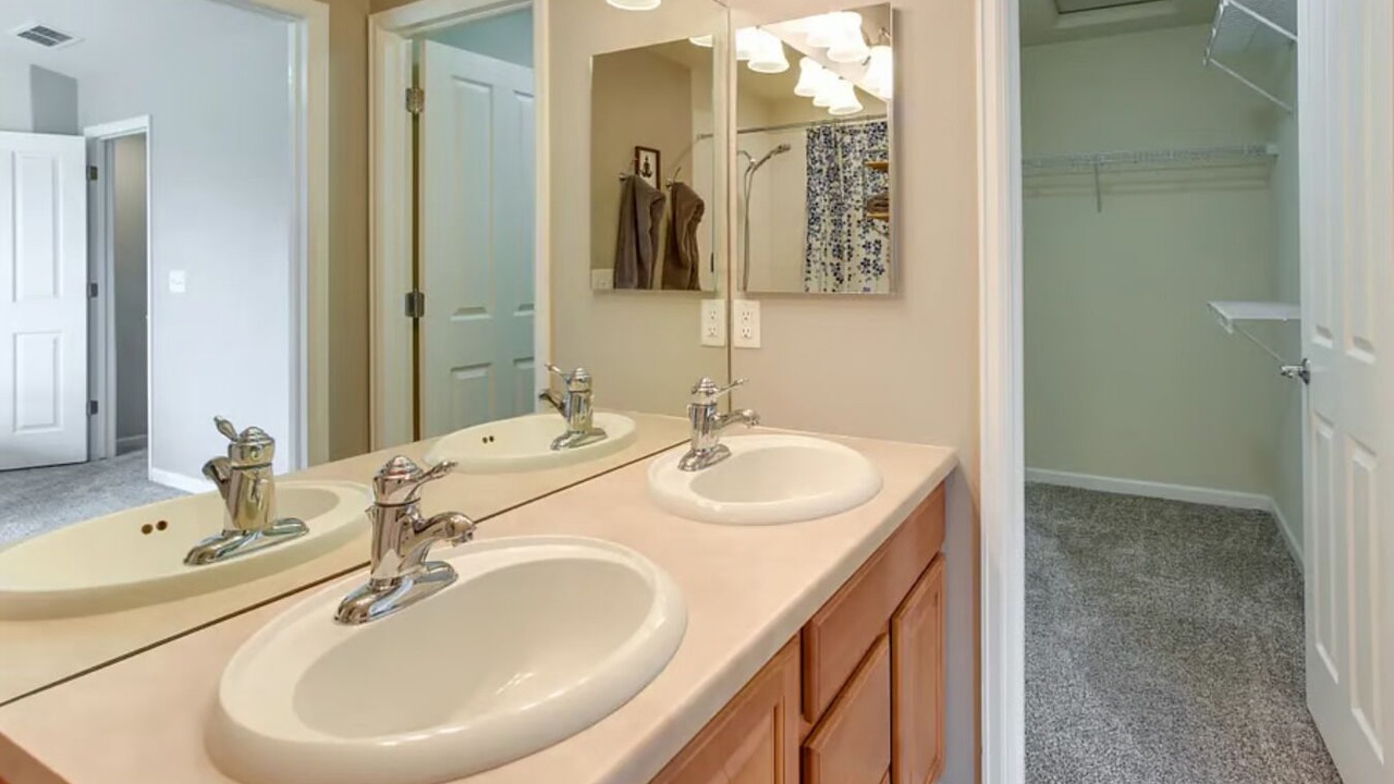 Photo of Bathroom in Monument