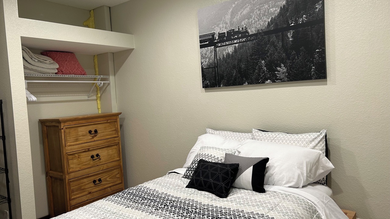 Photo of Bedroom in Scenic Heights