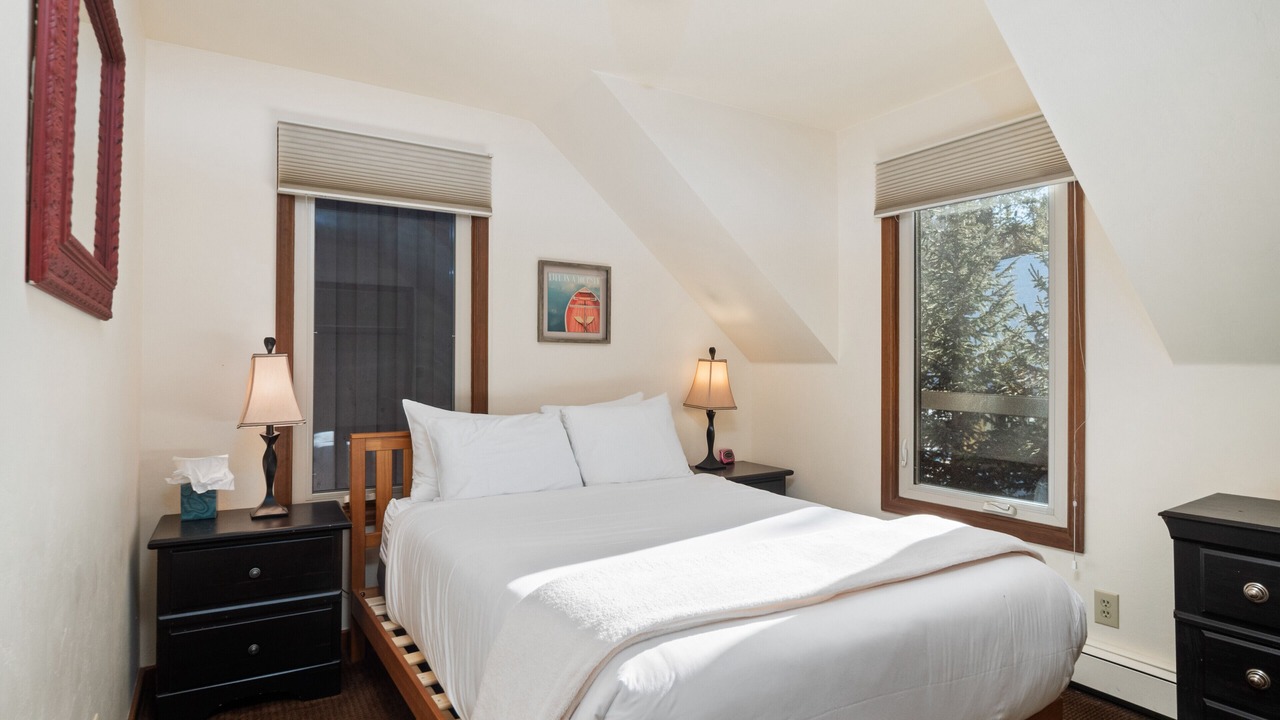 Photo of Bedroom in Historic District