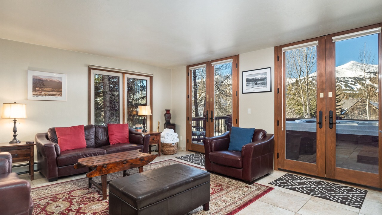 Photo of Livingroom in Historic District