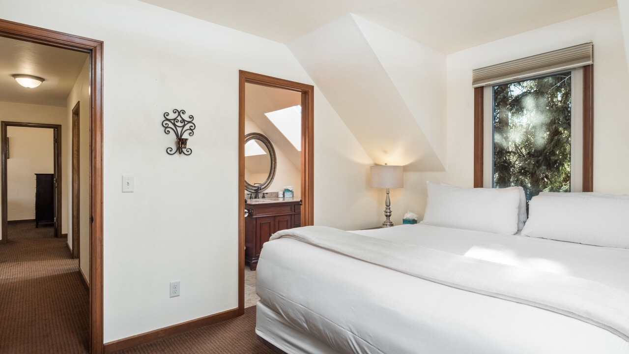 Photo of Bedroom in Historic District