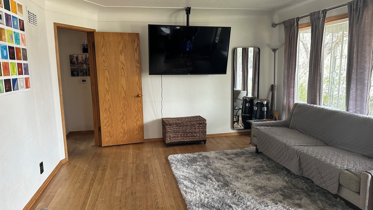 Photo of Livingroom in Englewood