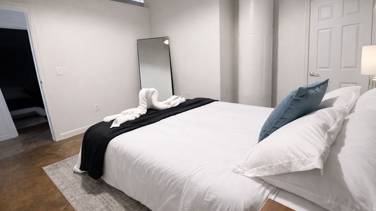 Photo of Bedroom in River Market