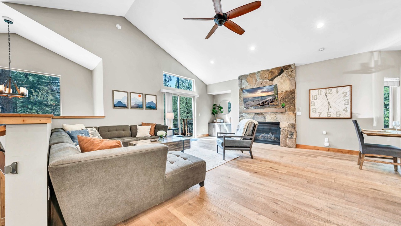 Photo of Livingroom in Tahoe Paradise