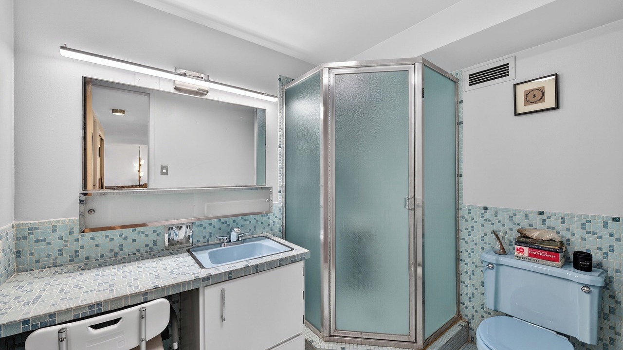 Photo of Bathroom in Hale