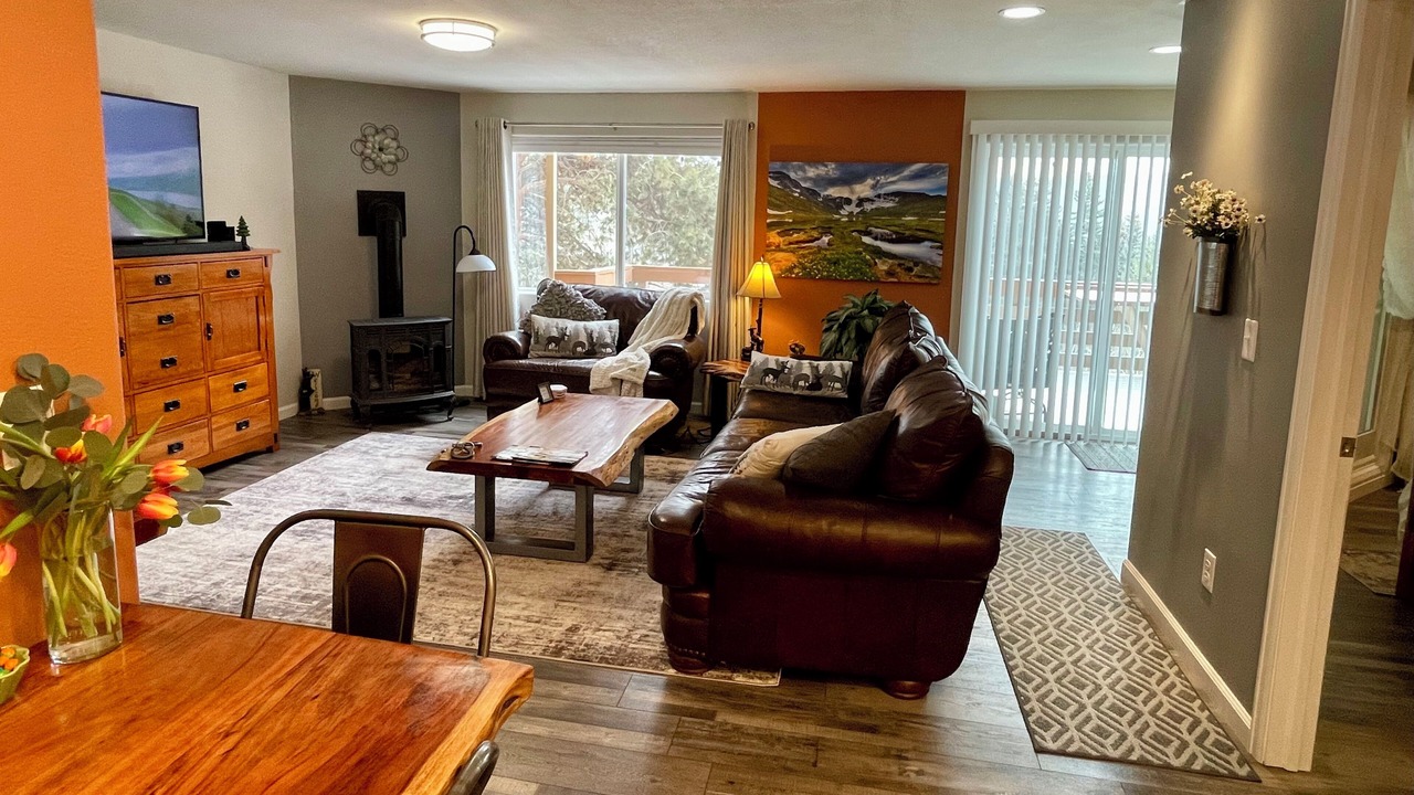 Photo of Livingroom in Highland Lakes