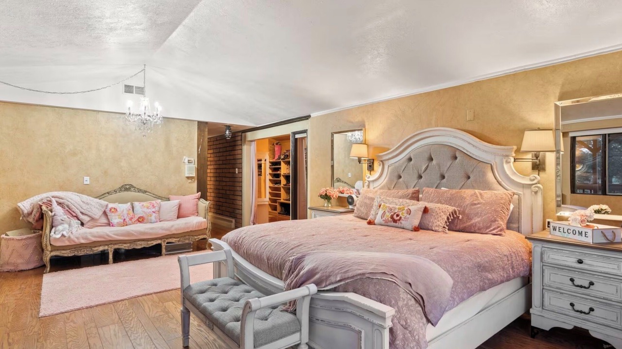 Photo of Bedroom in Golden