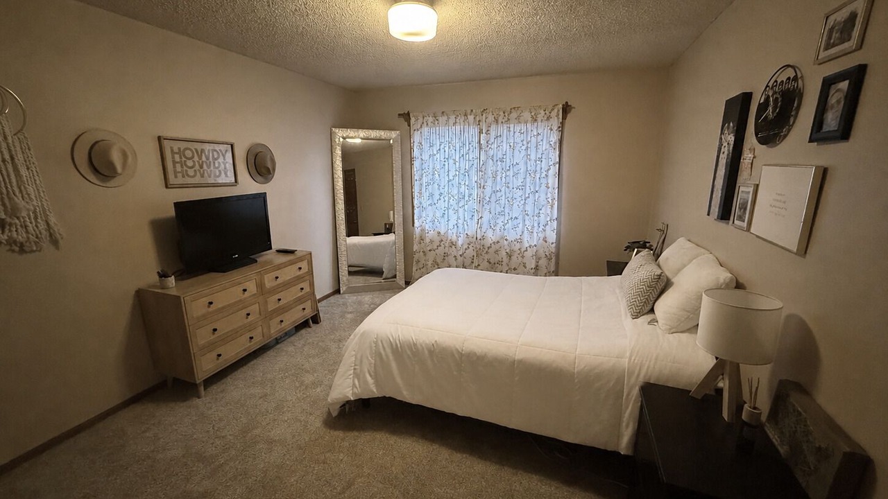 Photo of Bedroom in Gleneagle