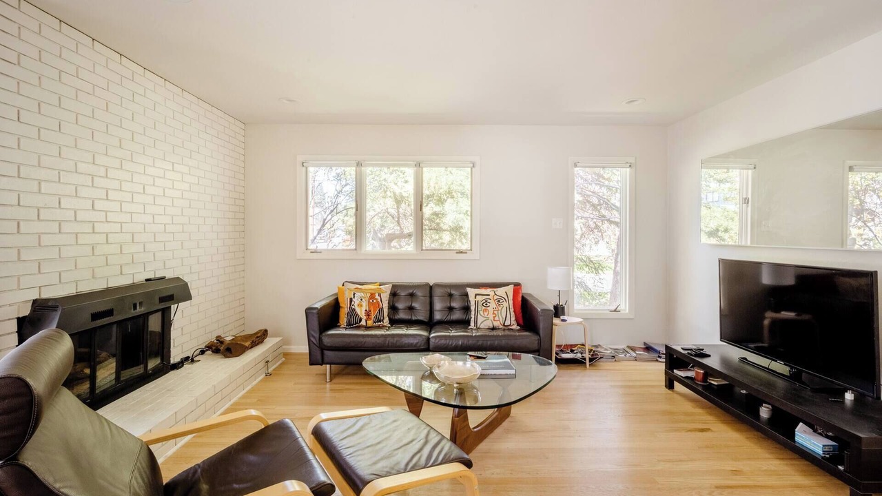 Photo of Livingroom in Interurban Park