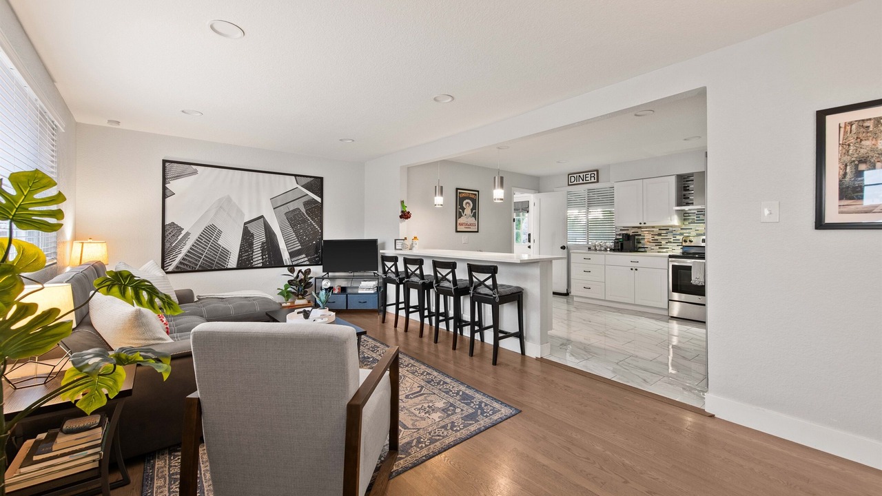 Photo of Livingroom in Lamar Heights Area