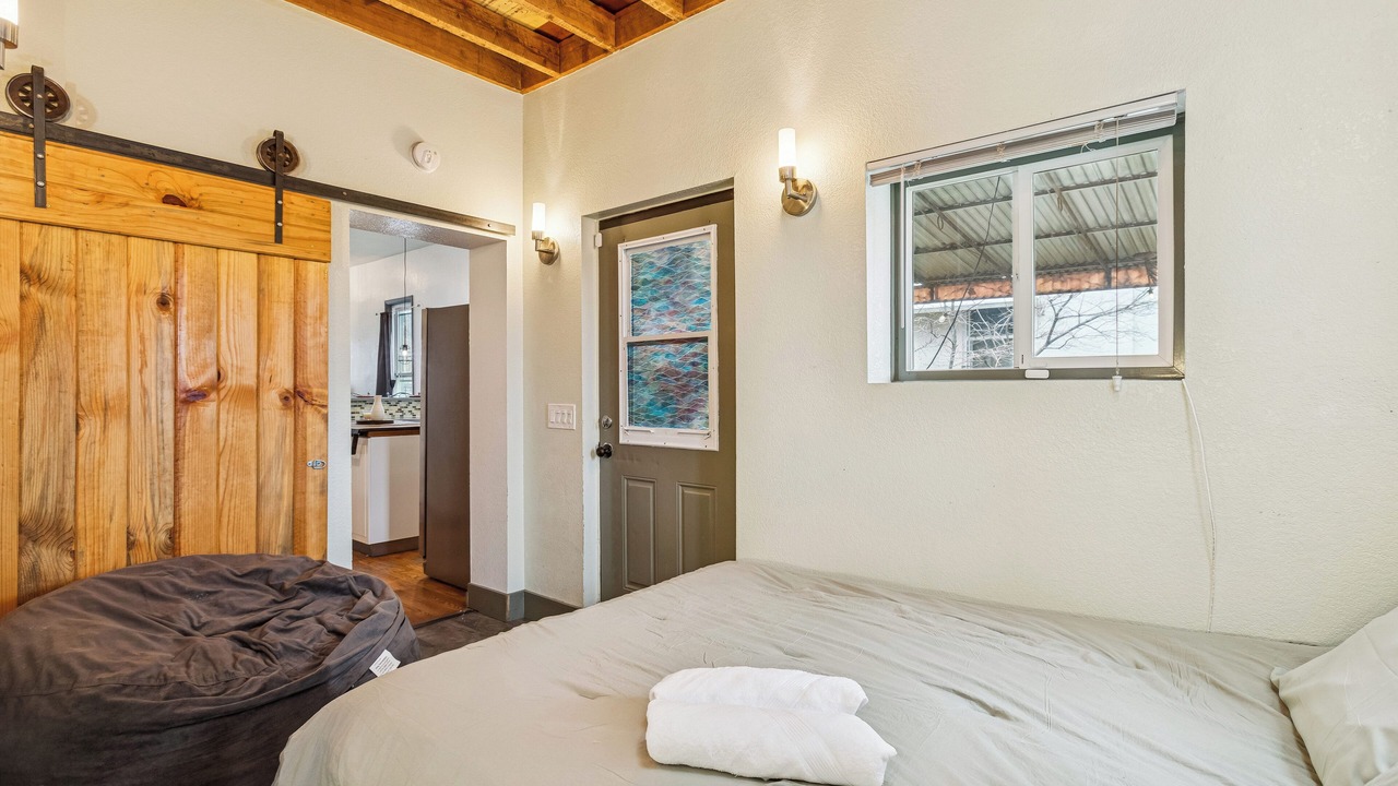 Photo of Bedroom in Lincoln Park