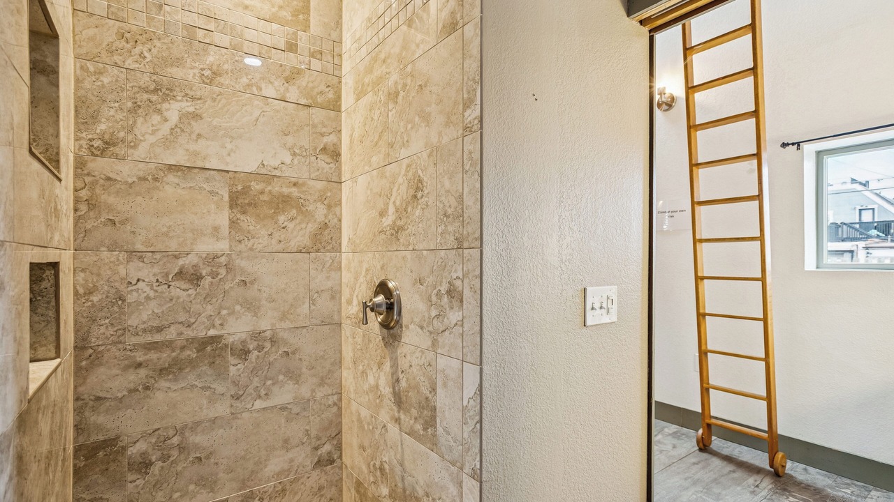 Photo of Bathroom in Lincoln Park