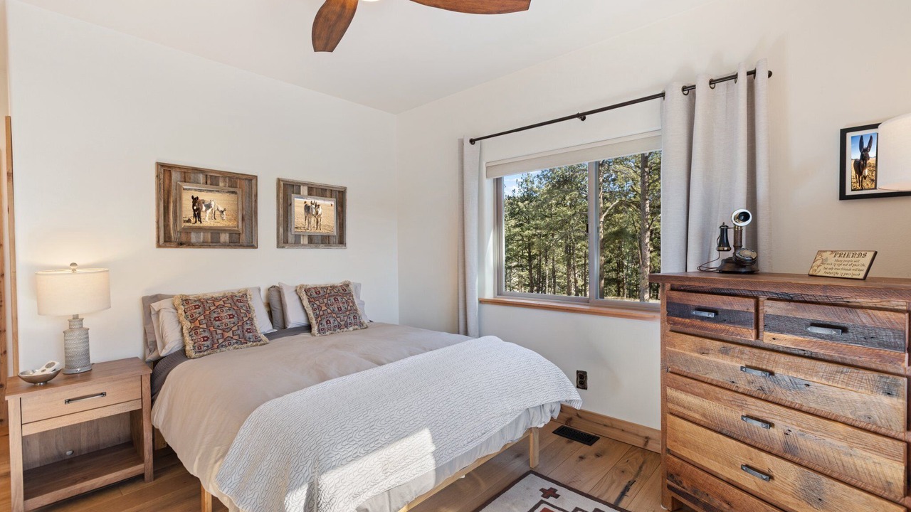 Photo of Bedroom in Lake George