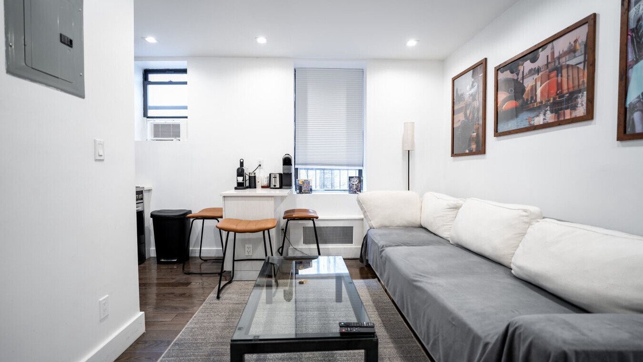 Photo of Livingroom in Hudson Square