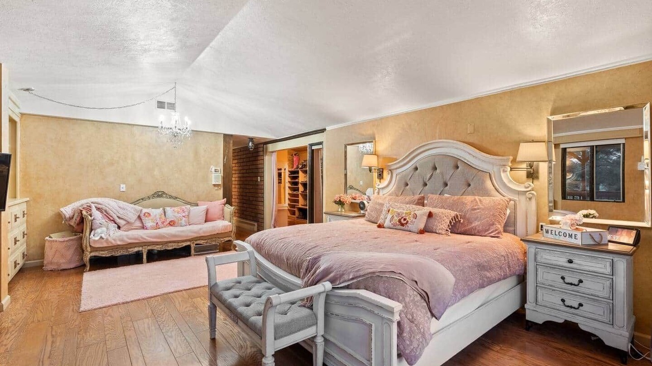 Photo of Bedroom in Golden