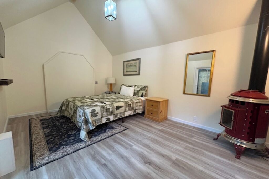 Photo of Bedroom in Tahoe Island