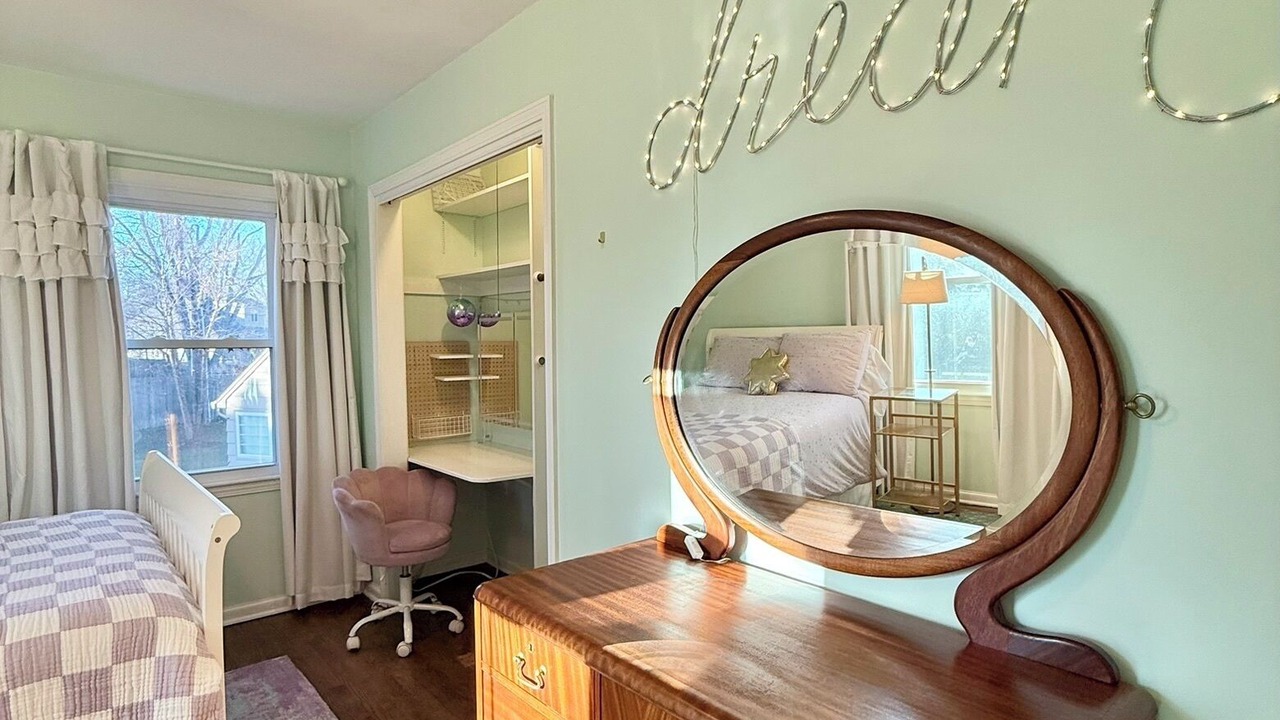 Photo of Bedroom in Prairie Village