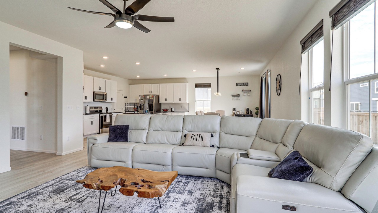 Photo of Livingroom in Commerce City