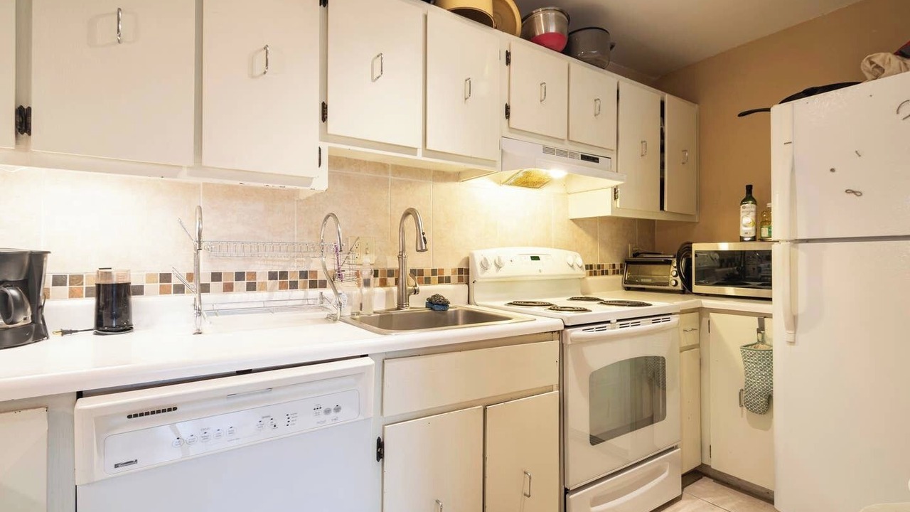 Photo of Kitchen in Glenwood Grove - North Iris