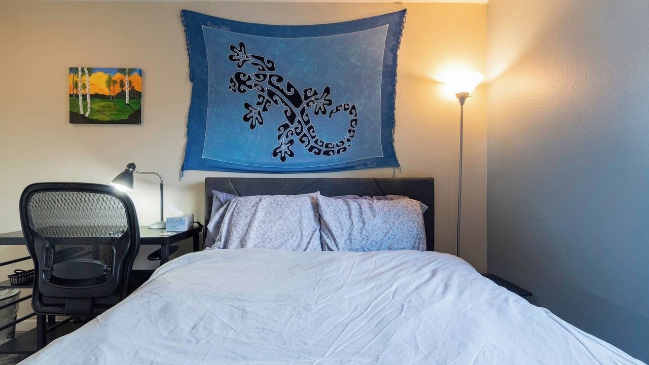 Photo of Bedroom in Glenwood Grove - North Iris
