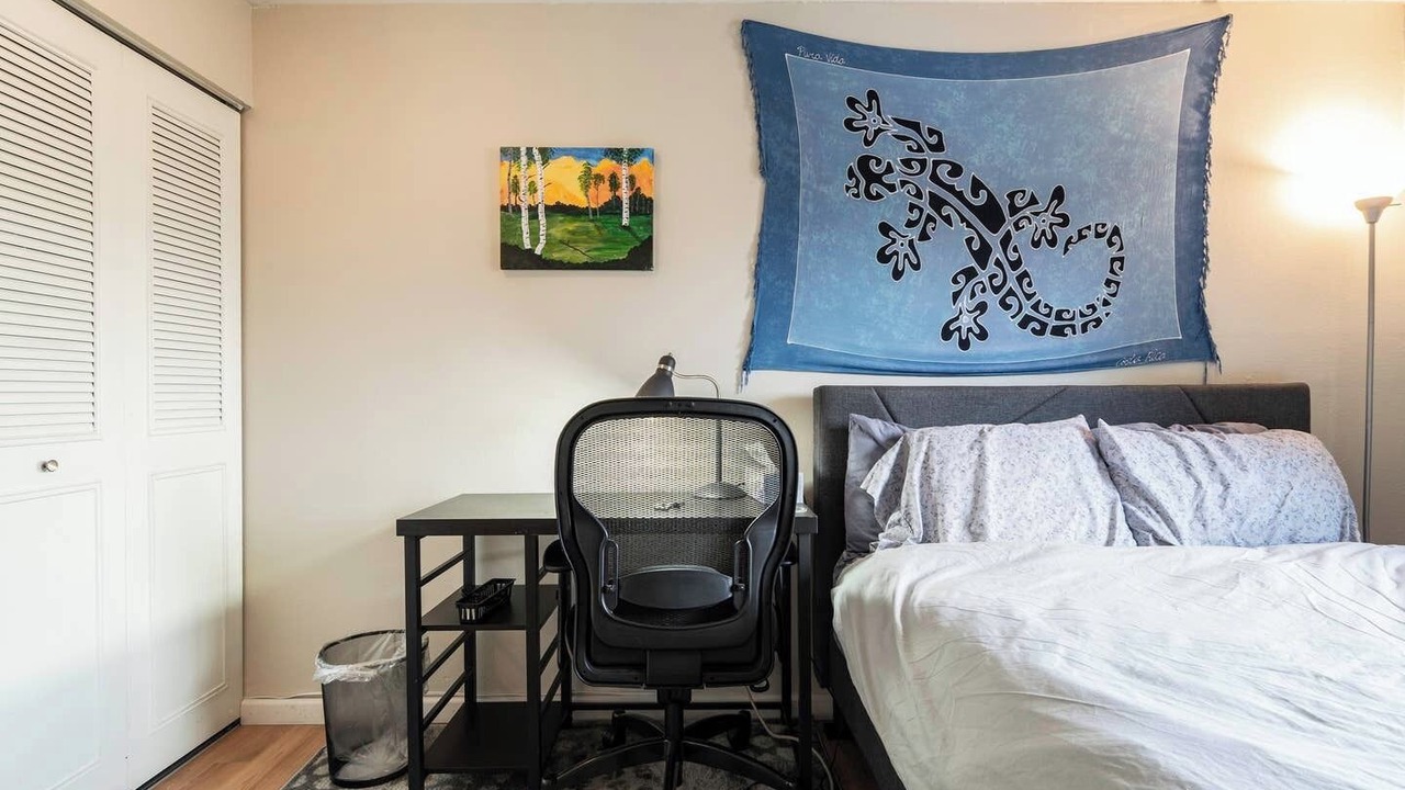 Photo of Bedroom in Glenwood Grove - North Iris