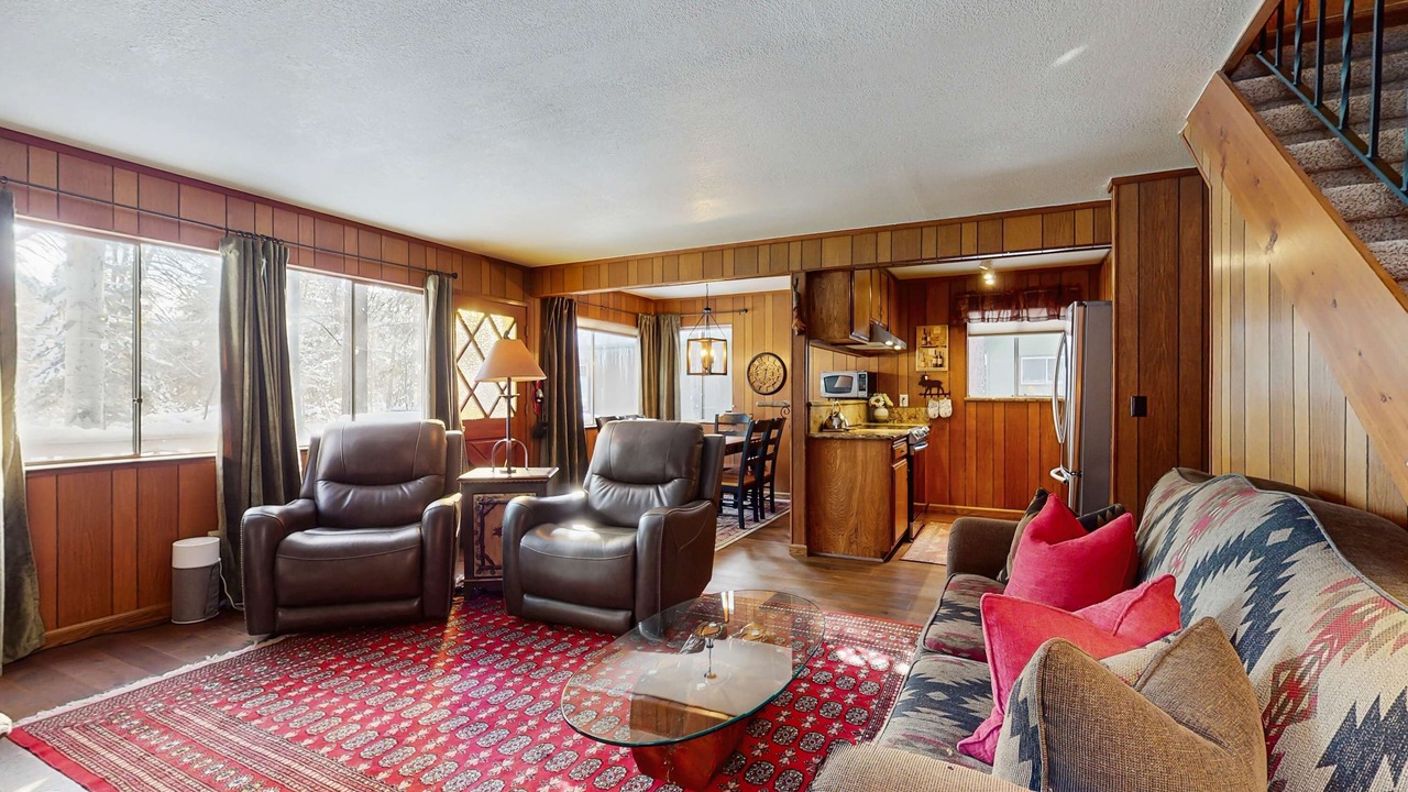Photo of Livingroom in Tahoe Island