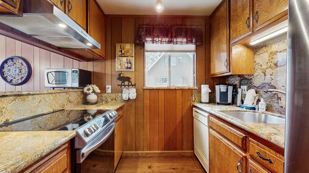 Photo of Kitchen in Tahoe Island