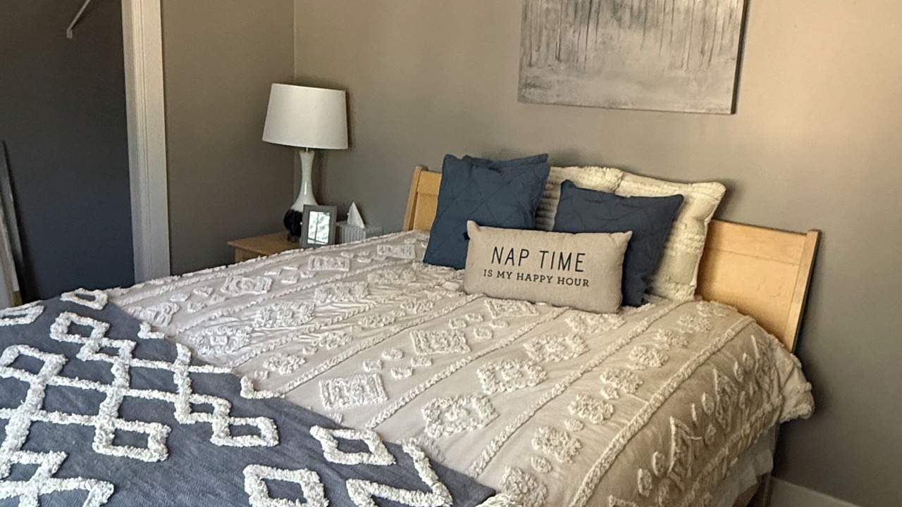 Photo of Bedroom in Evergreen Meadows