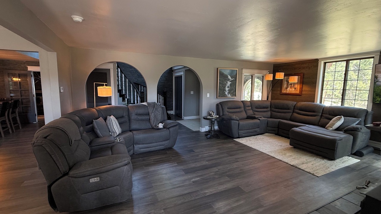 Photo of Bedroom in Evergreen Meadows