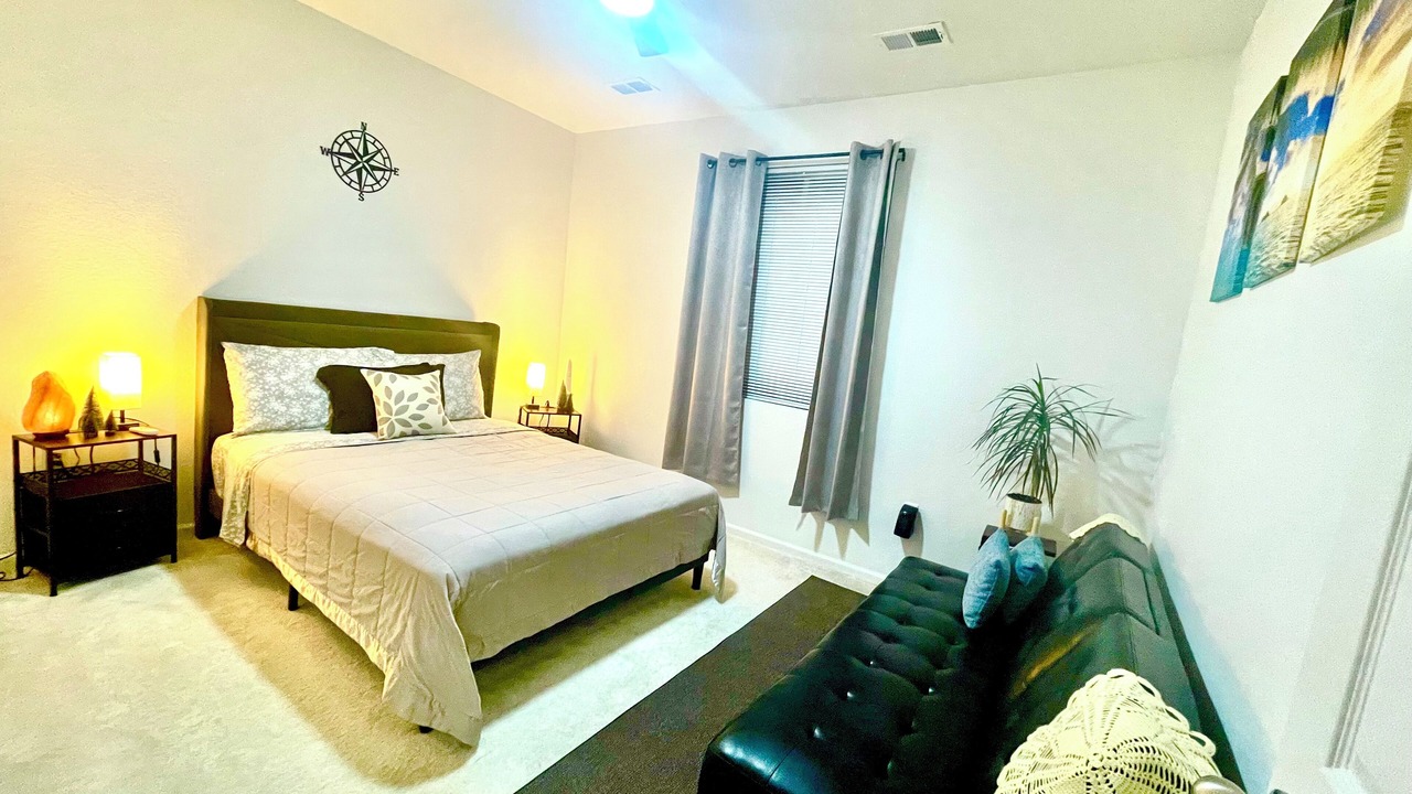 Photo of Bedroom in Aurora