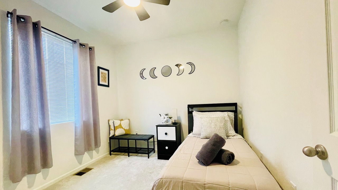 Photo of Bedroom in Aurora