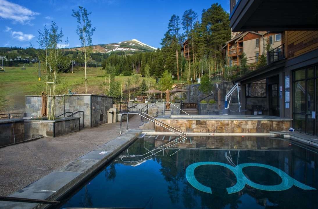 Photo of Outdoor in Peak 8