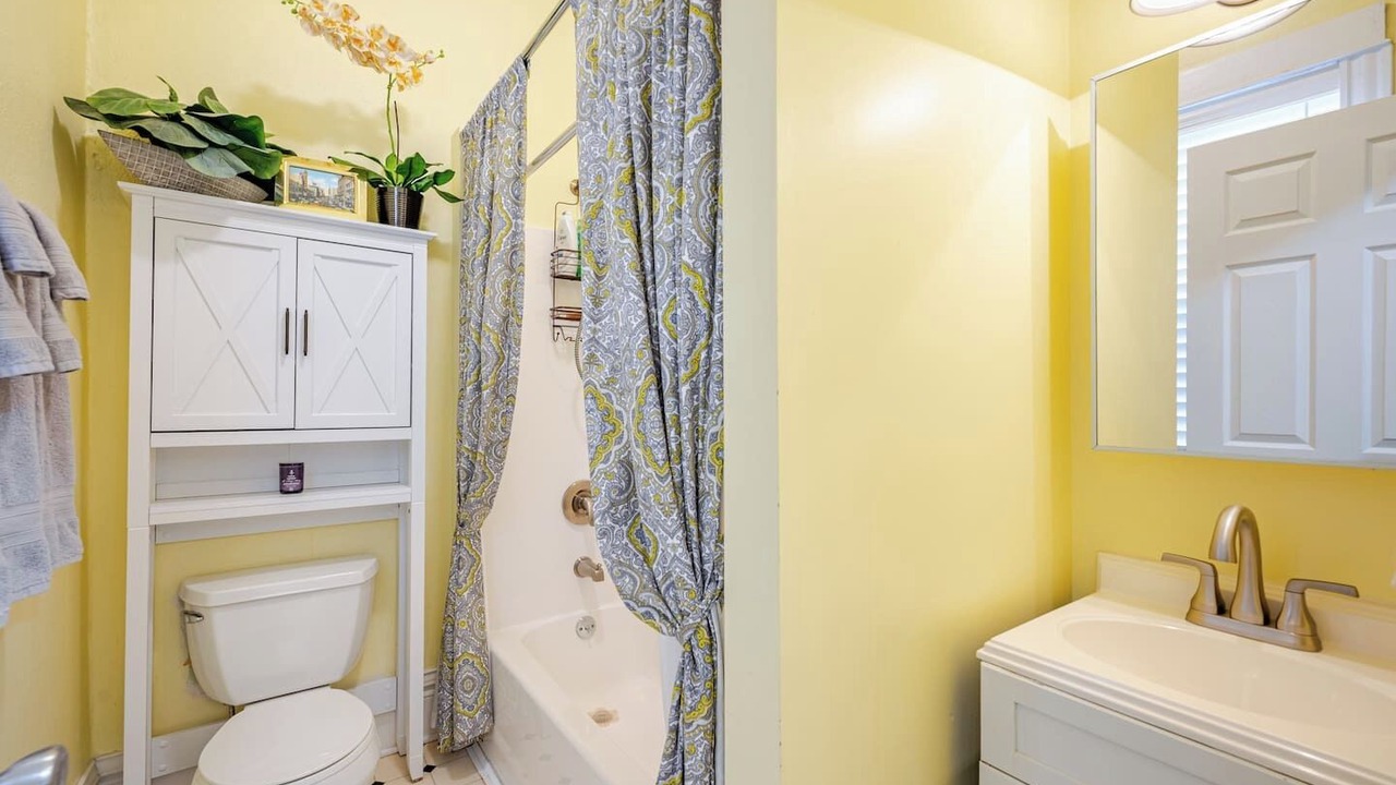 Photo of Bathroom in Sunnyside