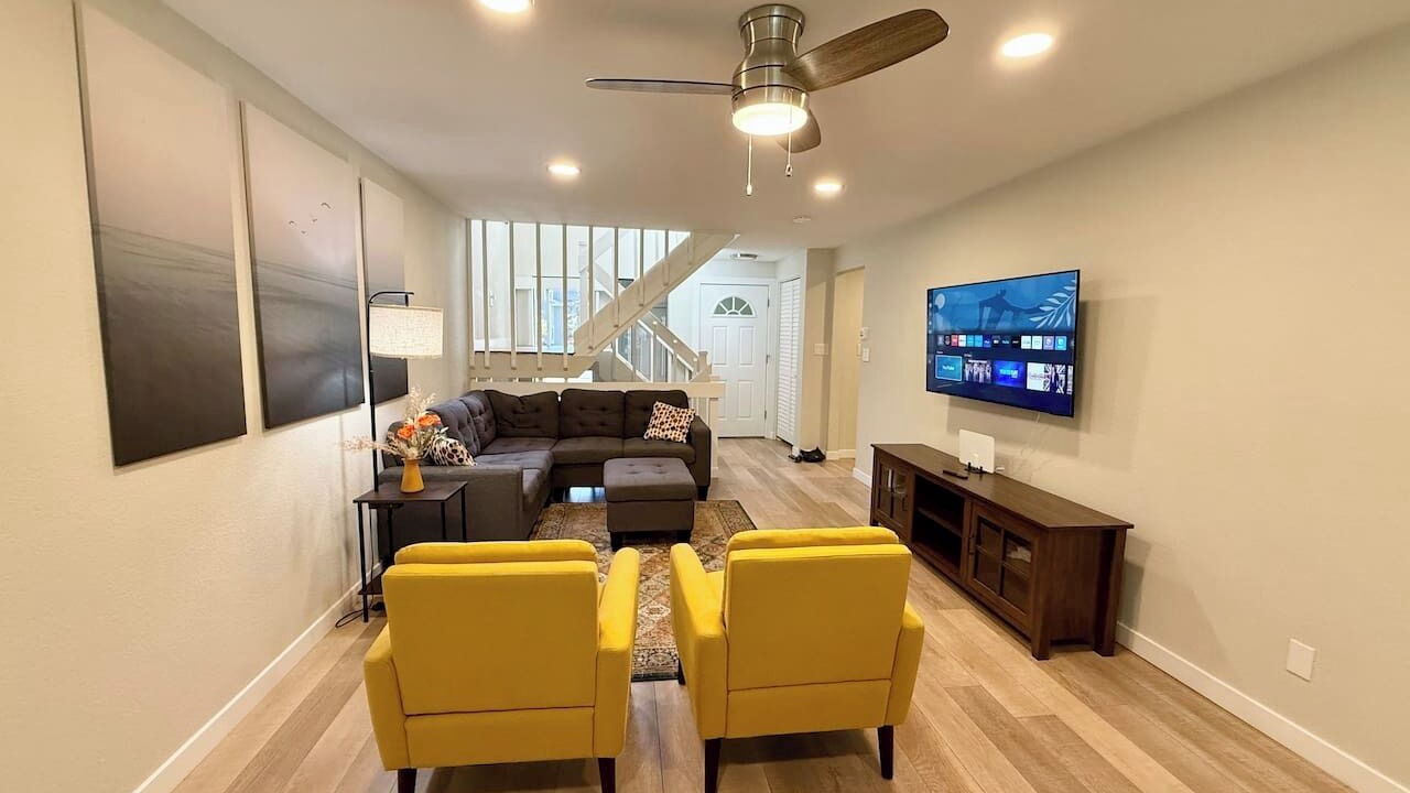 Photo of Livingroom in Dam East - West