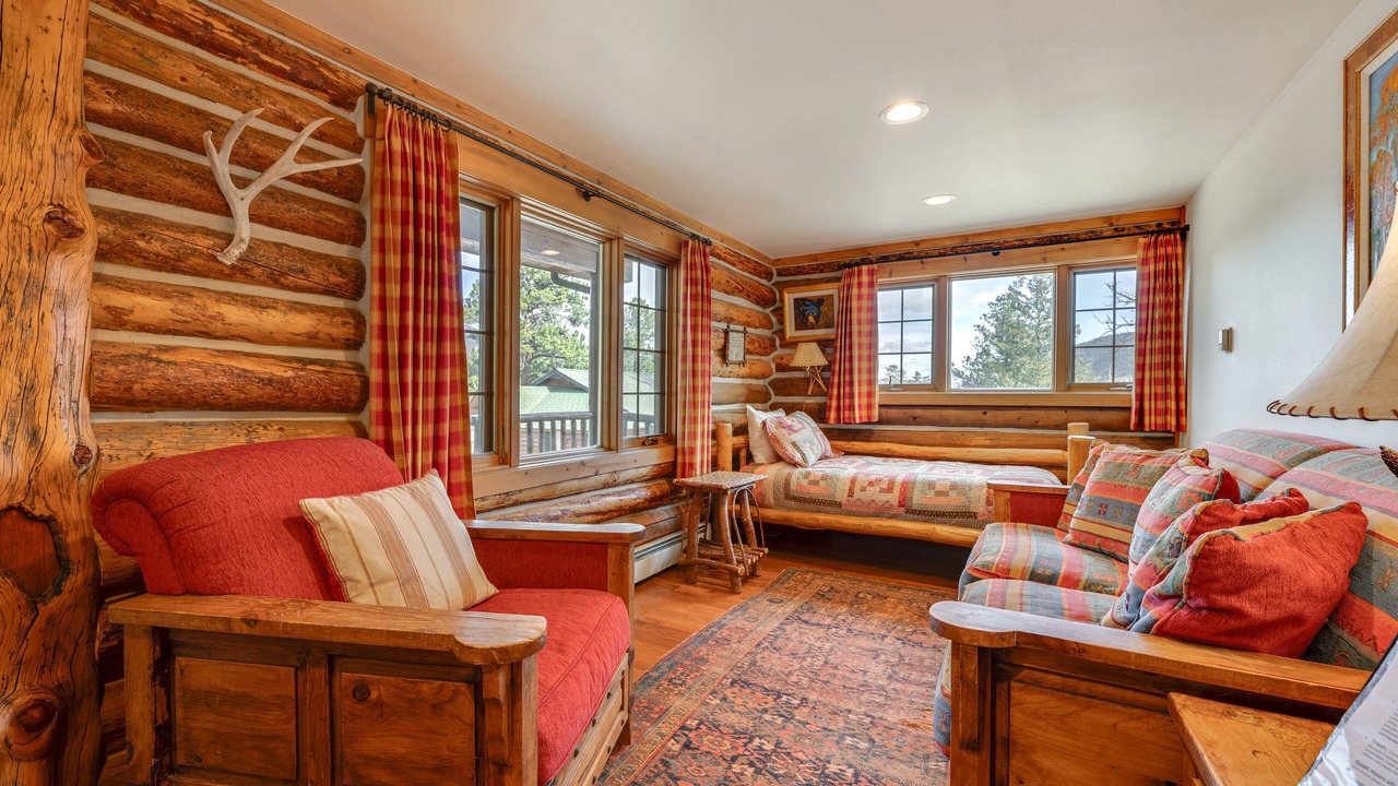 Photo of Livingroom in Estes Park