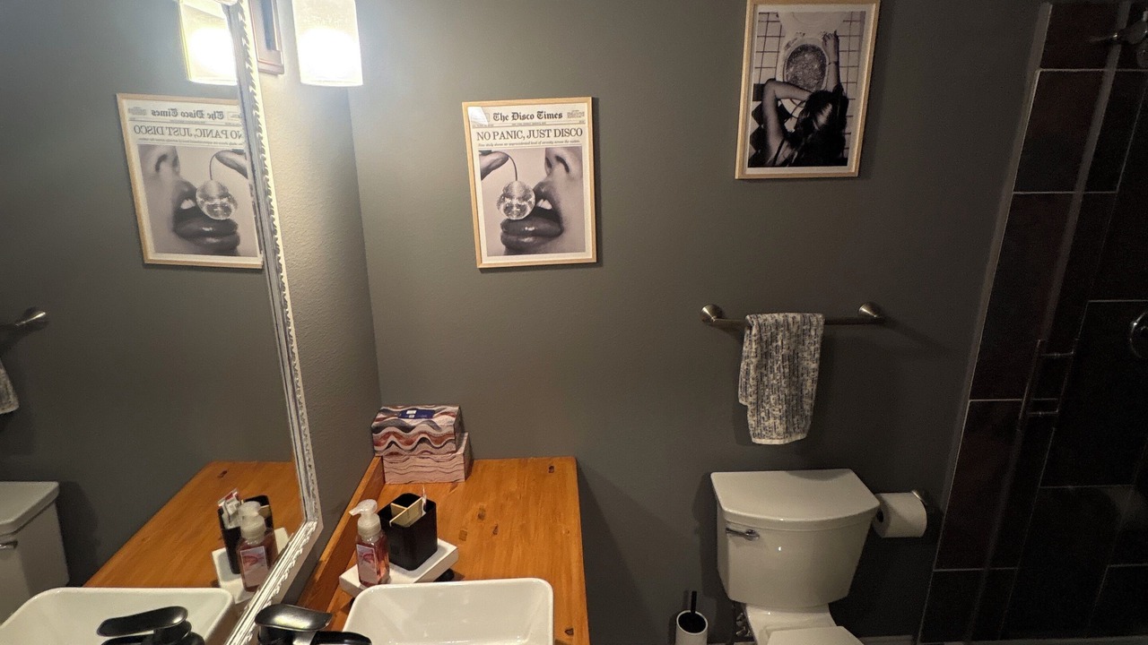 Photo of Bathroom in Lyons