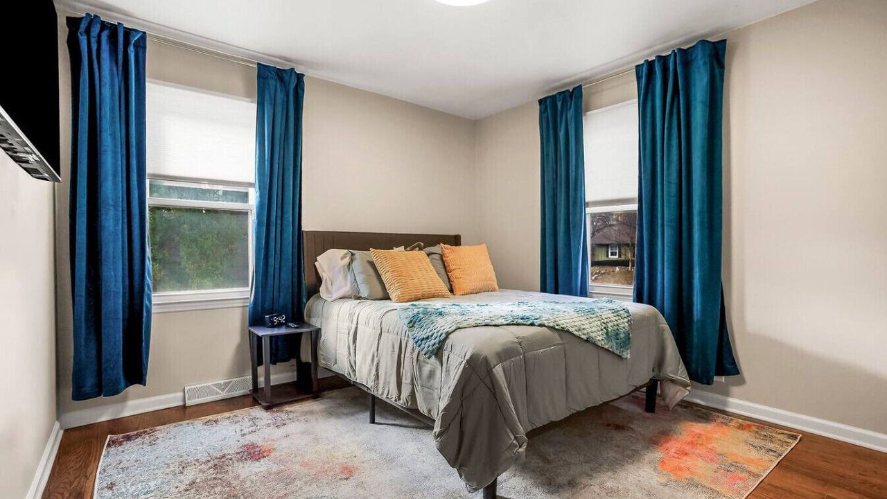 Photo of Bedroom in Prairie Village