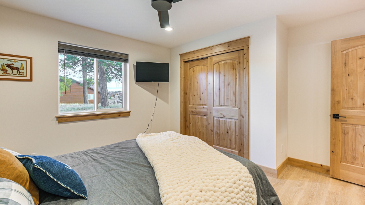 Photo of Bedroom in Lake Hatcher Park