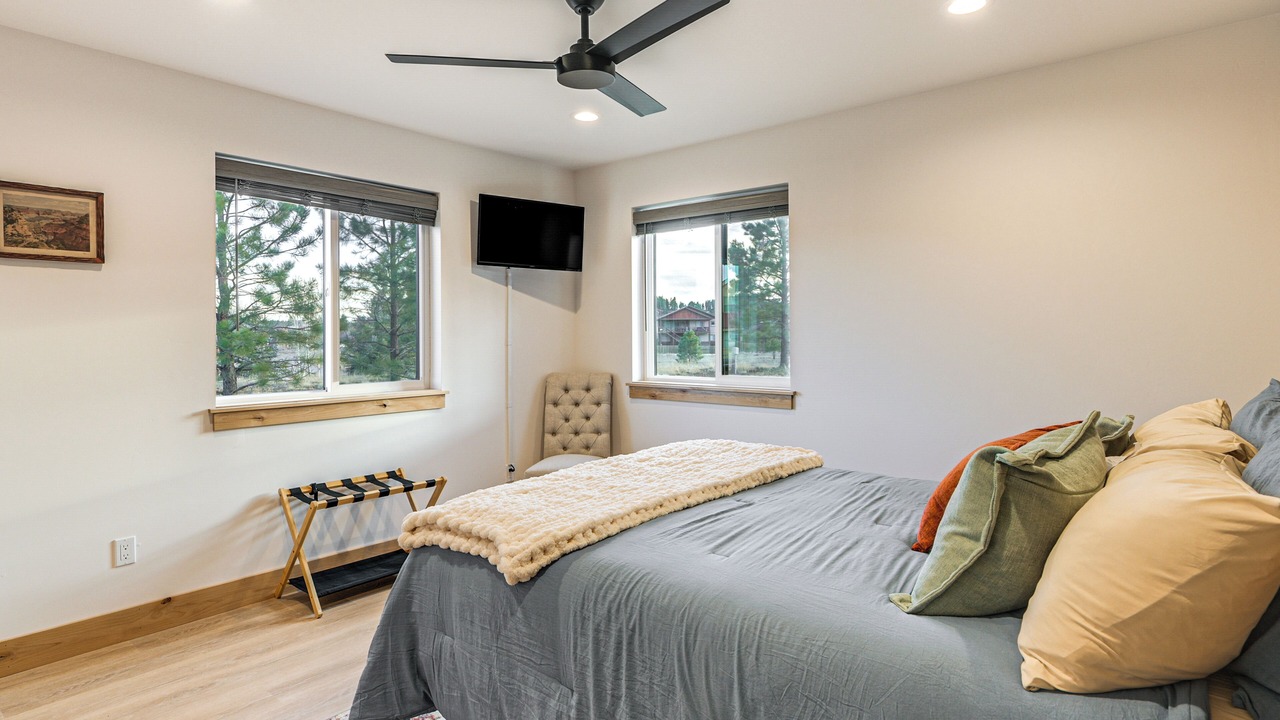 Photo of Bedroom in Lake Hatcher Park