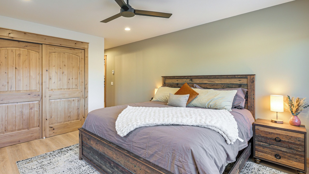 Photo of Bedroom in Lake Hatcher Park